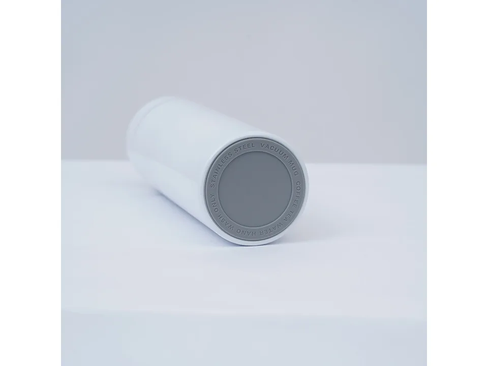 Bottom view of the stainless steel vacuum mug.