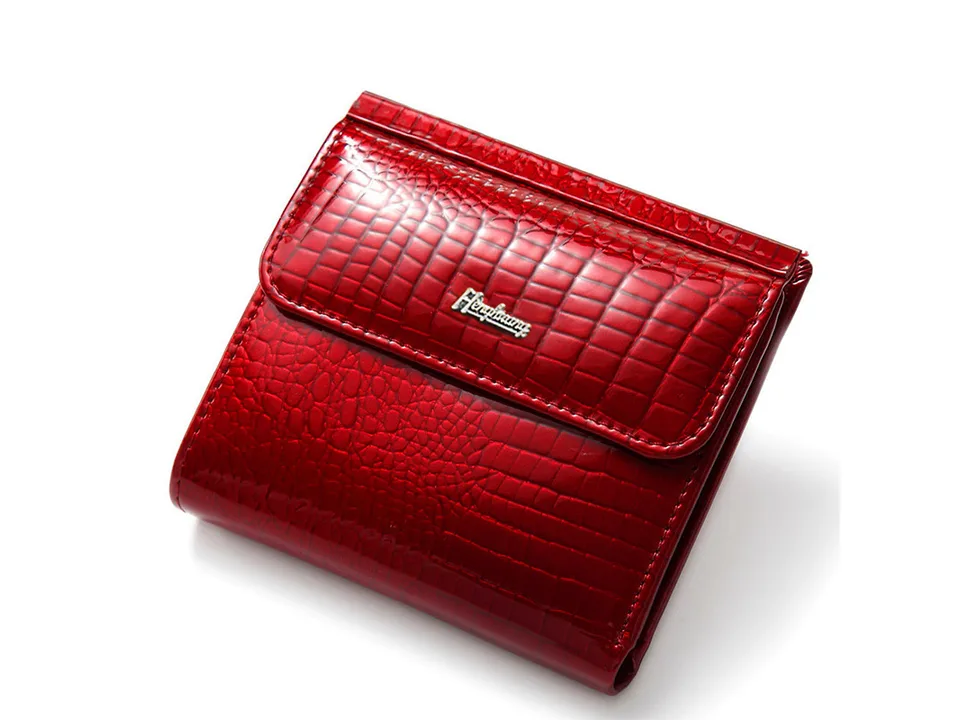 Red crocodile pattern leather wallet closed
