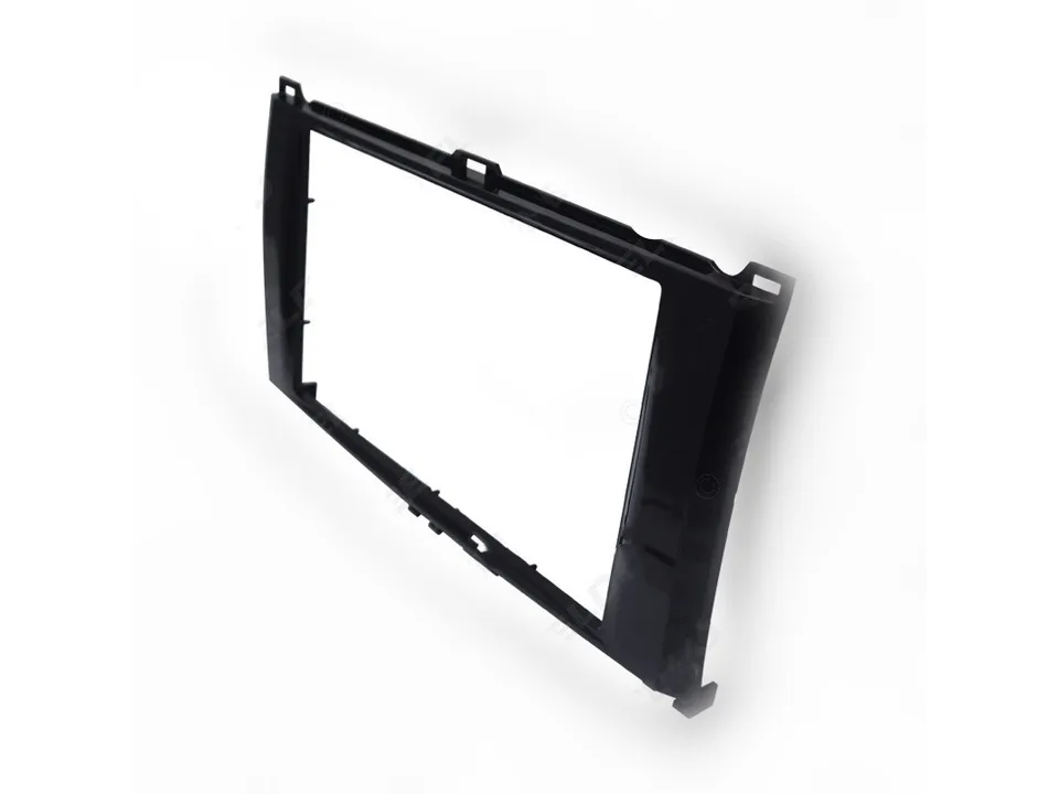 Car radio dash kit for Zhonghua Junjie FRV, angled view.